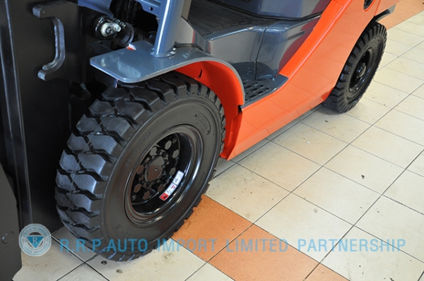 ขายรถโฟล์คลิฟท์มือสอง TOYOTA รุ่น 8FD25-35941 ราคา 590,000 บาท นำเข้าจากประเทศญี่ปุ่น 100\% ไม่เคยใช้งานในไทย