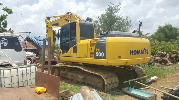 ขายแบคโค KOMATSU PC200-8 รถสวยสภาพดีมาก ใช้งานหมื่นชั่วโมง เอกสารครบพร้อมโอน สนใจโทร 090-8588220คุณนะ 093-3258446คุณบิว หรือเข้าดูสินค้าอื่นๆได้ที่ www.truck.in.th/498 หรือเพจFacebook ณรงค์ ซื้อขายรถมือสอง (เว็บไซต์ส่วนตัว) หรือFacebook คุณนะ รถบรรทุก