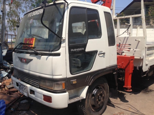 ขาย 6 ล้อ Hino เครน ขาย 6 ล้อ Hino เครน