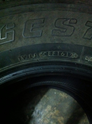 ยางบริสโตน 265/70/16 ปี12-13 ชุด2500บาท ยางชุดเดียวกัน