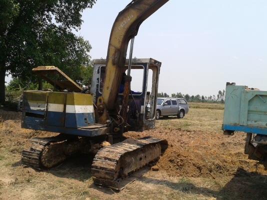 ขายด่วน แม็คโคร KOMATSU 10HT  สภาพพร้อมใช้งาน เครื่องปั้มดี รถทำงานทุกวัน เอกสารสัญญาซื้อขาย