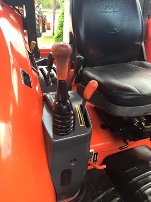 ขายรถไถ Kubota M7040 (4WD) พร้อมดันหน้า ผานบุกเบิกช้าง รถพร้อมใช้งานครับ