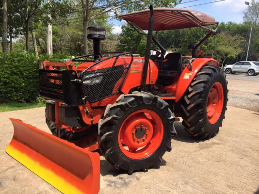 ขายรถไถ Kubota M7040 (4WD) พร้อมดันหน้า ผานบุกเบิกช้าง รถพร้อมใช้งานครับ