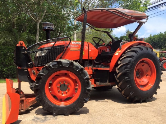 ขายรถไถ Kubota M7040 (4WD) พร้อมดันหน้า ผานบุกเบิกช้าง รถพร้อมใช้งานครับ