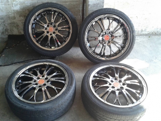 ขอบ17นิ้ว4รู100/114 พร้อมยาง สวยๆ 4 ล้อ ราคา 6800 บาท