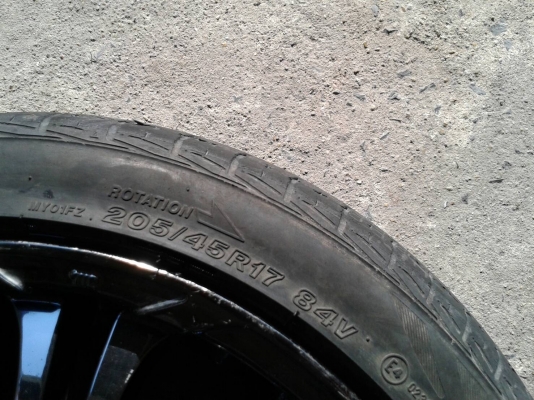 ขอบ17นิ้ว4รู100/114 พร้อมยาง สวยๆ 4 ล้อ ราคา 6800 บาท