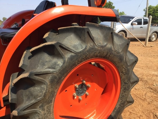 ขายรถไถ Kubota L4708-SP 318 ชั่วโมง พร้อมอุปกรณ์ใบมีดดันหน้า ตราช้าง ขายรถไถ Kubota L4708-SP 318 ชั่วโมง พร้อมอุปกรณ์ใบมีดดันหน้า ตราช้าง