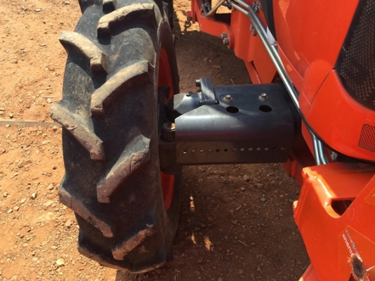 ขายรถไถ Kubota L4708-SP 318 ชั่วโมง พร้อมอุปกรณ์ใบมีดดันหน้า ตราช้าง ขายรถไถ Kubota L4708-SP 318 ชั่วโมง พร้อมอุปกรณ์ใบมีดดันหน้า ตราช้าง