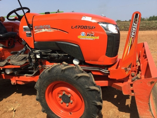 ขายรถไถ Kubota L4708-SP 318 ชั่วโมง พร้อมอุปกรณ์ใบมีดดันหน้า ตราช้าง ขายรถไถ Kubota L4708-SP 318 ชั่วโมง พร้อมอุปกรณ์ใบมีดดันหน้า ตราช้าง