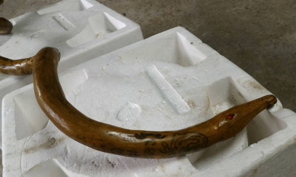 ไม้ครูคฑาเทพจำแลง จารยันต์ทั่วทั้งลำ อุดผง อุดพลอยเสก อุดผงพุทธคุณ 3จุด ใช้ตกแต่งร้านค้า หรือเสริมดวงหนุนดวงผู้ครอบครอง สร้างเพียงชิ้นเดียว