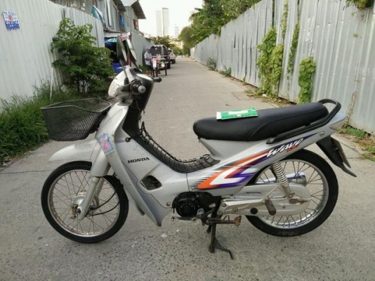 WAVE 100 ราคา 12000 บาท สนใจโทร 089-8859869 เดช