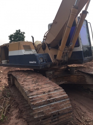 ขายรถแบคโฮ KOMATSU PC 200  รุ่น 5 เอกสารเล่มทะเบียน ช่วงล่างเต็ม รถสภาพพร้อมใช้งาน 0811838154