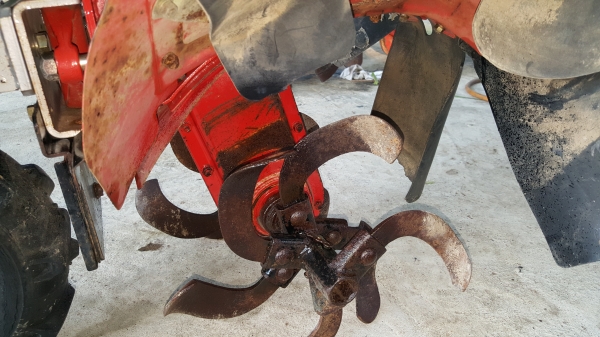 รถพรวนดิน ล้อเดี่ยว รถพรวนดิน ล้อเดี่ยว