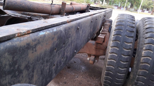 ขายหัวแชสซีสิบล้อเพลาเดียว KT920 เครื่อง EH700 - 168 แรง ปี 22 เครื่องดีมาก แชสซีสวย ทะเบียน ม.79 ยาง 80\%