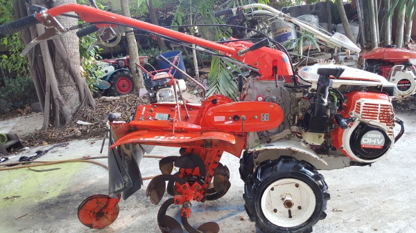 รถพรวนดินยกยกร่องแบบสาดออกข้าง