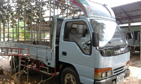 ขาย  อิซูสุN KR120 แรง ปี 43 เครี่องฝาขาว เอกสารพร้อมโอน