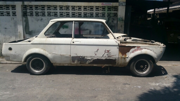 ขายโครงรถ bmw 2002 ไม่มีทะเบียน พร้อมช่วงล่างทั้งชุดแพหน้า หลัง เบรค ครบ สภาพยังใช้งานได้ (แต่ควรไป rebuild พ่นทราย เปลี่ยน bushing) 

ยังได้ ชุดหม้อลม ปั้มเบรคเดิม อีก 3 อัน ตามรูป
และ เกียร์ MT M10

20002 บาท ไม่รวมล้อ bbs แท้ ขอบ 13

ถ้าจะเอาล้อbbs ต้อ