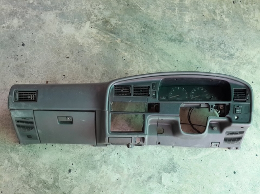 พวงมาลัย Mighty X และคอลโซล เดิม ๆ มีสวิสกระจกไฟฟ้า ไม่บวมครับ