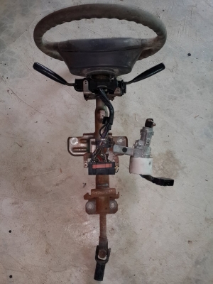 พวงมาลัย Mighty X และคอลโซล เดิม ๆ มีสวิสกระจกไฟฟ้า ไม่บวมครับ