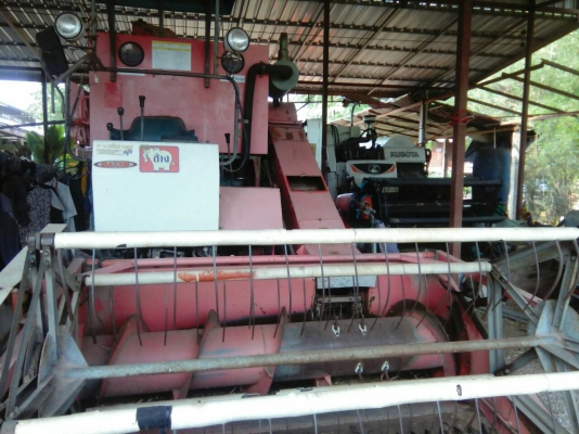 ขายรถเกี่ยว พร้อมเทรลเลอร์ ลากพ่วง สภาพพร้อมใช้งาน  ราคาเบาๆครับ