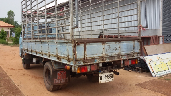 ISUZU NKR110 4.3 เมตร ห้าง (เจ้าของขายเอง)