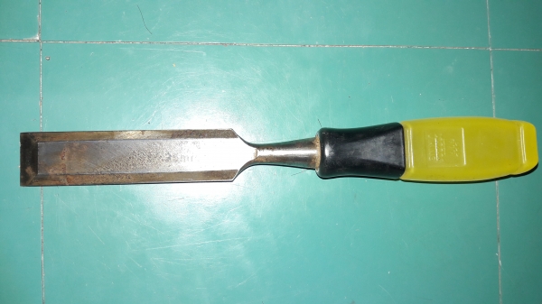 ขายสิ่วVIKINGขนาด1นิ้วงานเก่าด้ามพลาสติกเหนียวมืสอง