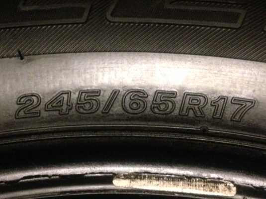 ยาง Bridgestone 245 65 17 ปี14 ดอกเต็ม ใช้กันยาว ราคาไม่แพง