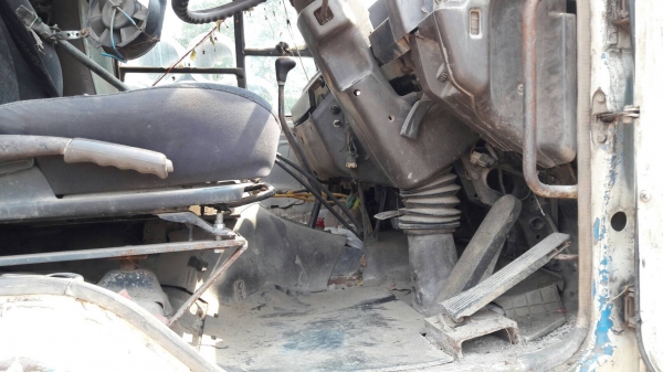 ขาย หัวคัสซี 10 ล้อ ไอ้หลง FN527M-TC0045 ติดแก๊ส NGV 10 ถัง เครื่อง 6D16 เทอร์โบ 220 แรงม้า ช่วงล่างดี คัสซีสวยตลอดเส้น ทะเบียนครบพร้อมโอน