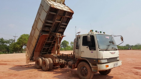 ขาย 10 ล้อดั้ม HINO FM3H เครื่องเดิม HO7D 195 แรงม้า เกียร์เดิม คัสซีสวย สโลว์กลาง แอร์เย็นฉ่ำ ยางเต็ม ทะเบียนเต็มพร้อมโอน