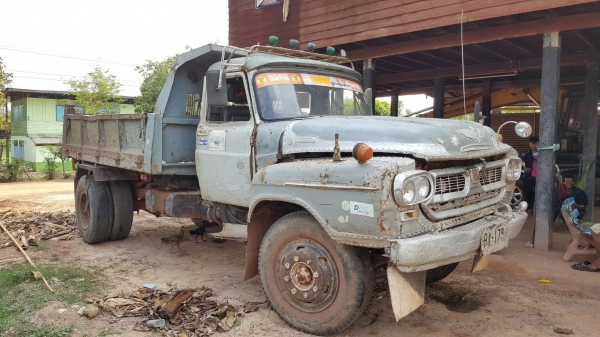 ขาย 6 ล้อดั้ม หัวยาว เครื่อง 6BD1 165 แรงม้า เฟืองท้ายใหญ่ FUSO  มีสโลว์กลาง พวงมาลัยพาวเวอร์ ทะเบียนพร้อมโอน