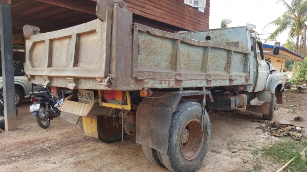 ขาย 6 ล้อดั้ม หัวยาว เครื่อง 6BD1 165 แรงม้า เฟืองท้ายใหญ่ FUSO  มีสโลว์กลาง พวงมาลัยพาวเวอร์ ทะเบียนพร้อมโอน