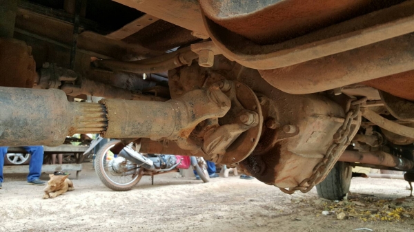 ขาย 6 ล้อดั้ม หัวยาว เครื่อง 6BD1 165 แรงม้า เฟืองท้ายใหญ่ FUSO  มีสโลว์กลาง พวงมาลัยพาวเวอร์ ทะเบียนพร้อมโอน