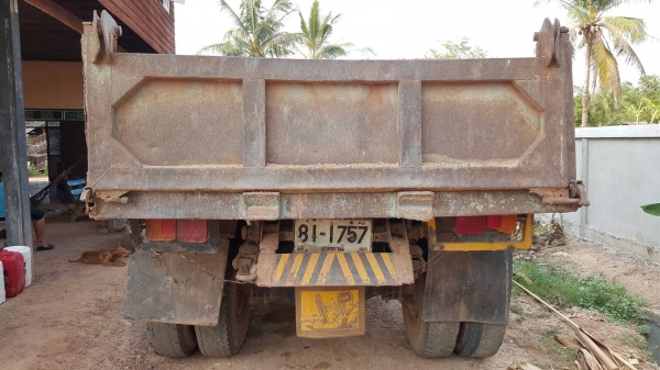 ขาย 6 ล้อดั้ม หัวยาว เครื่อง 6BD1 165 แรงม้า เฟืองท้ายใหญ่ FUSO  มีสโลว์กลาง พวงมาลัยพาวเวอร์ ทะเบียนพร้อมโอน