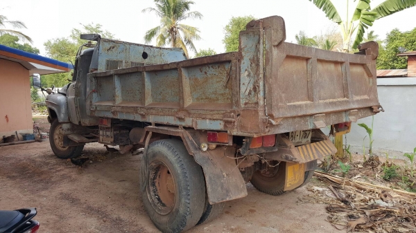 ขาย 6 ล้อดั้ม หัวยาว เครื่อง 6BD1 165 แรงม้า เฟืองท้ายใหญ่ FUSO  มีสโลว์กลาง พวงมาลัยพาวเวอร์ ทะเบียนพร้อมโอน