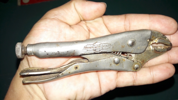 ขายคีมล็อค VISE GRIP 5wrรุ่นตีสองแถวงานเก่าๆ MADE IN USA. ขายคีมล็อค VISE GRIP 5wrรุ่นตีสองแถวงานเก่าๆ MADE IN USA.