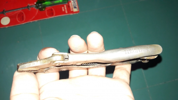 ขายคีมล็อค VISE GRIP 5wrรุ่นตีสองแถวงานเก่าๆ MADE IN USA. ขายคีมล็อค VISE GRIP 5wrรุ่นตีสองแถวงานเก่าๆ MADE IN USA.