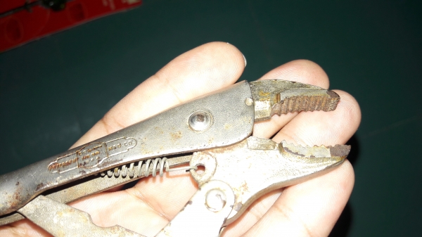 ขายคีมล็อค VISE GRIP 5wrรุ่นตีสองแถวงานเก่าๆ MADE IN USA. ขายคีมล็อค VISE GRIP 5wrรุ่นตีสองแถวงานเก่าๆ MADE IN USA.