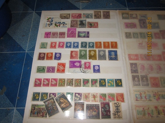 อัลบั้มแสตมป์ต่างประเทศยกเล่มครับ