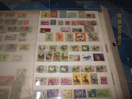 อัลบั้มแสตมป์ต่างประเทศยกเล่มครับ