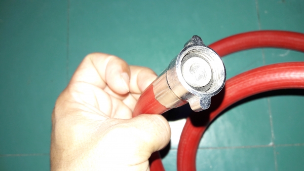 ขายสายฉีดน้ำแบบทนแรงดันยาว2เมตร มีที่ต่อก็อกน้ำ