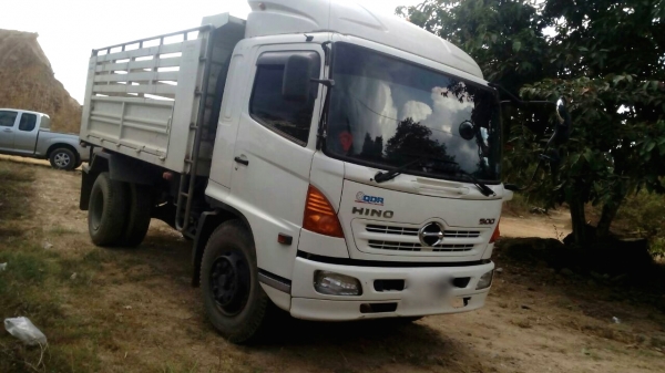 รถฮีโน่ 6 ล้อดั้ม FG8J 220 แรงม้า. ปี 55.  ( รถวิ่ง 73,xxx กม. )    สนใจติดต่อ  081 - 6079515