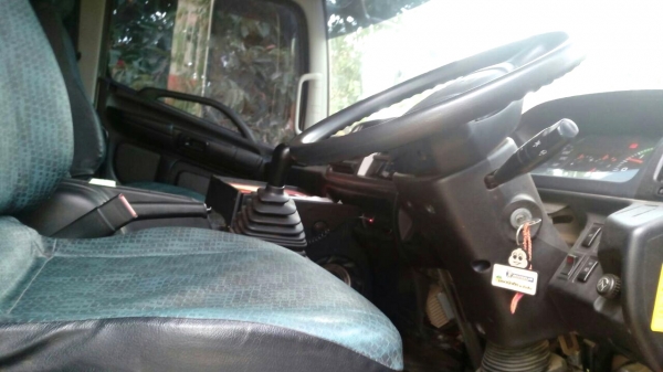 รถฮีโน่ 6 ล้อดั้ม FG8J 220 แรงม้า. ปี 55.  ( รถวิ่ง 73,xxx กม. )    สนใจติดต่อ  081 - 6079515