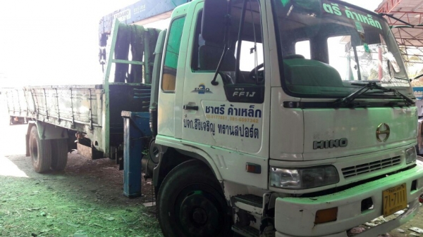 ขายรถ6ล้อติดเครน5ตันกระบะ6.5เมตร