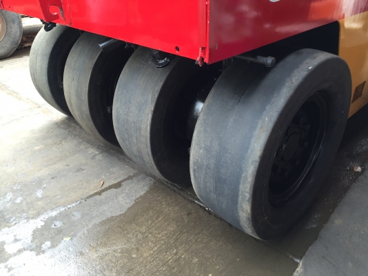 ขายด่วนรถบดล้อยาง7ล้อ DYNAPAC CP20W ตรวจเช็คพร้อมใช้ทำสี เล่มทะเบียน