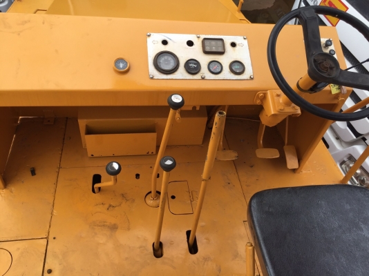 ขายด่วนรถบดล้อยาง7ล้อ DYNAPAC CP20W ตรวจเช็คพร้อมใช้ทำสี เล่มทะเบียน