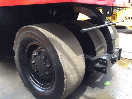 ขายด่วนรถบดล้อยาง7ล้อ DYNAPAC CP20W ตรวจเช็คพร้อมใช้ทำสี เล่มทะเบียน