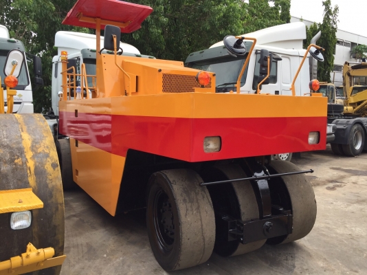 ขายด่วนรถบดล้อยาง7ล้อ DYNAPAC CP20W ตรวจเช็คพร้อมใช้ทำสี เล่มทะเบียน