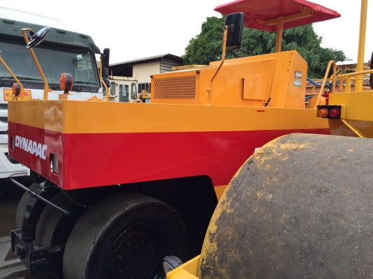 ขายด่วนรถบดล้อยาง7ล้อ DYNAPAC CP20W ตรวจเช็คพร้อมใช้ทำสี เล่มทะเบียน