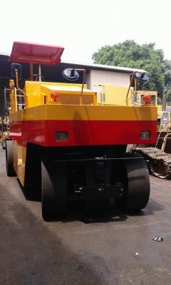 ขายด่วนรถบดล้อยาง7ล้อ DYNAPAC CP20W ตรวจเช็คพร้อมใช้ทำสี เล่มทะเบียน