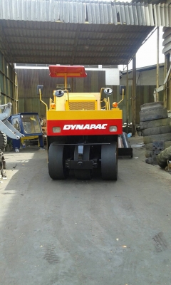 ขายด่วนรถบดล้อยาง7ล้อ DYNAPAC CP20W ตรวจเช็คพร้อมใช้ทำสี เล่มทะเบียน